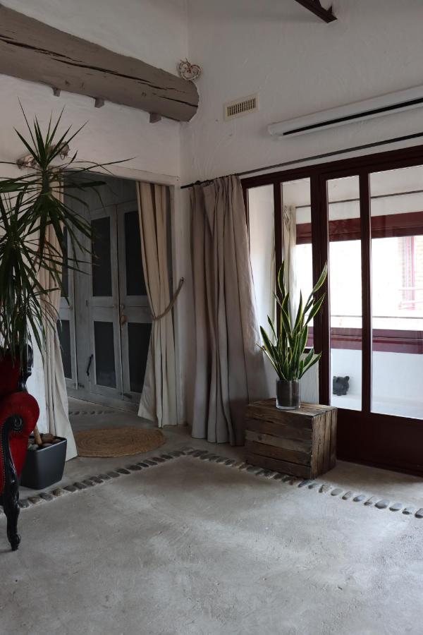 Grand Loft De Charme, Place Du Village A Thuir Buitenkant foto